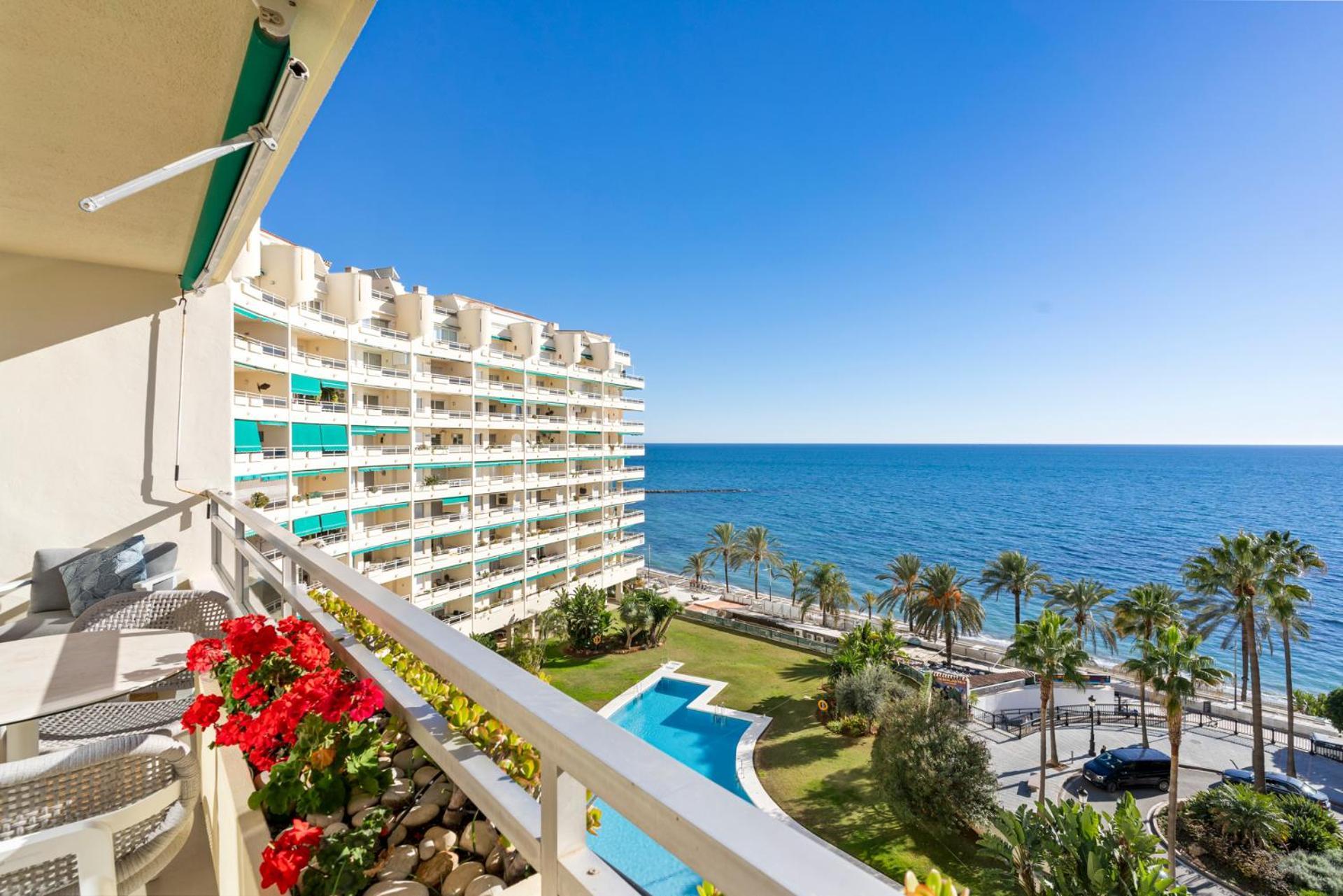 מארבלה Beach Front Apartment With Pool מראה חיצוני תמונה