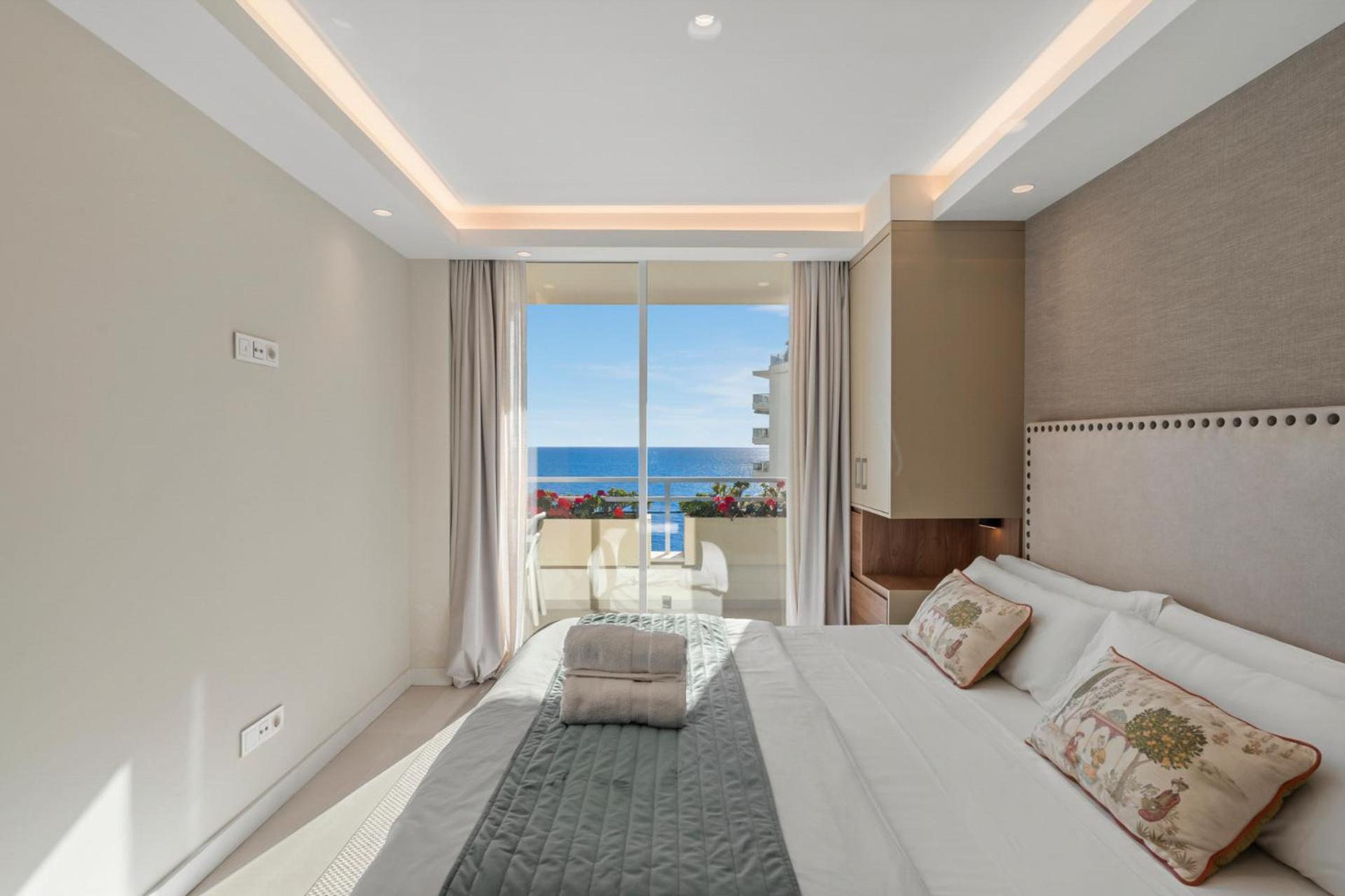 מארבלה Beach Front Apartment With Pool מראה חיצוני תמונה