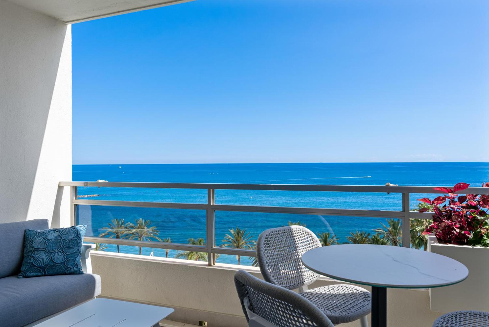 מארבלה Beach Front Apartment With Pool מראה חיצוני תמונה
