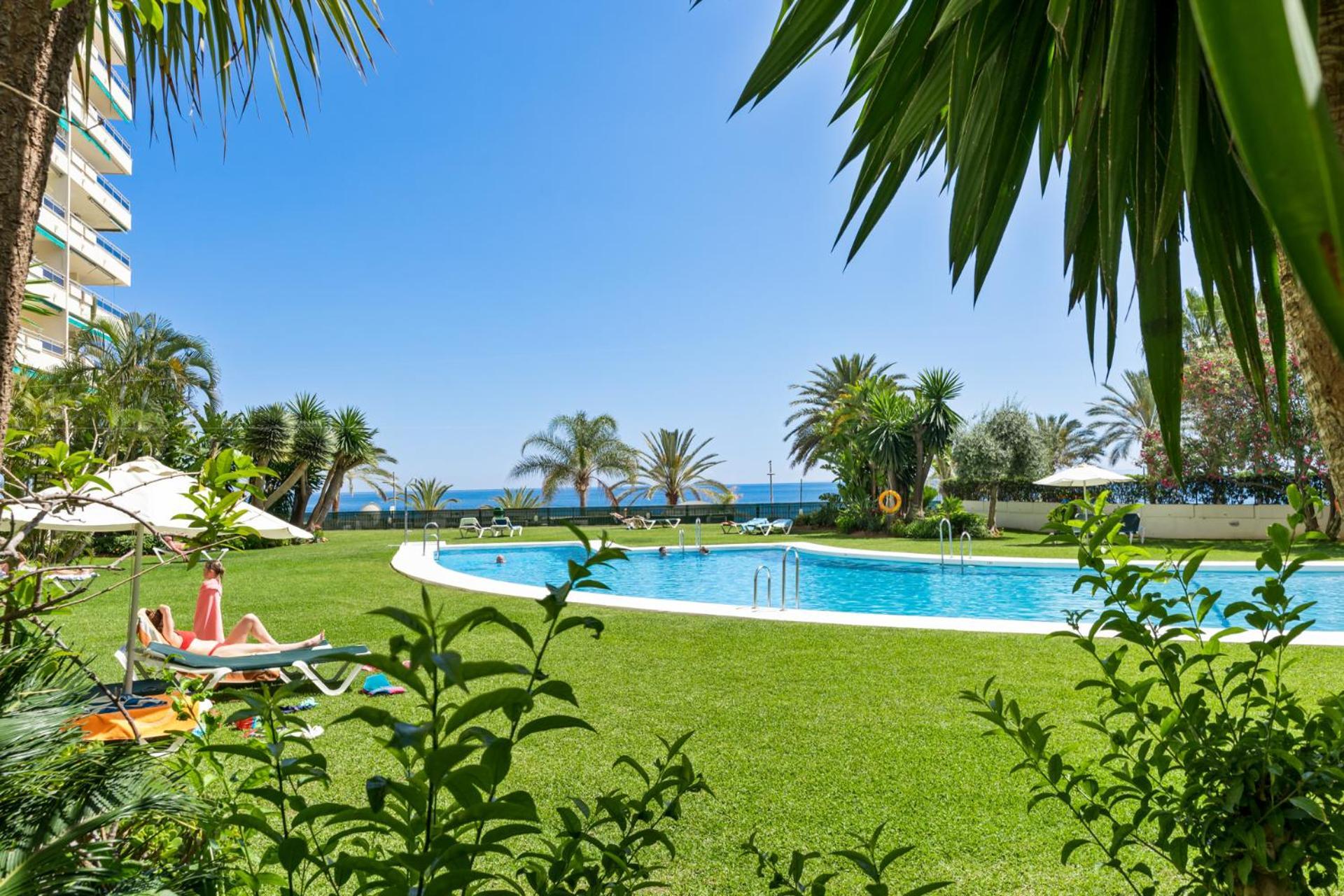 מארבלה Beach Front Apartment With Pool מראה חיצוני תמונה